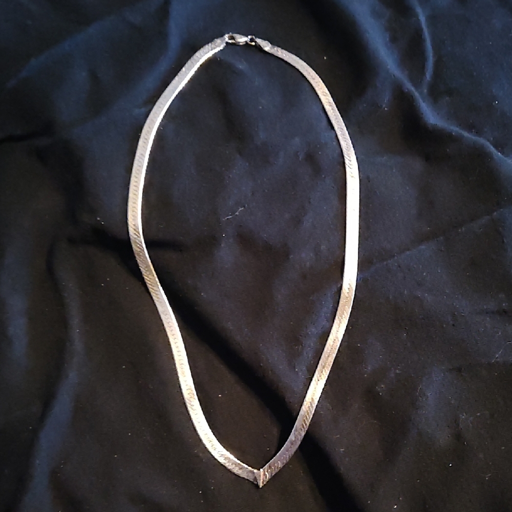 18" 5mm Wide Neck Point Herringbone necklace In Sterling Silver